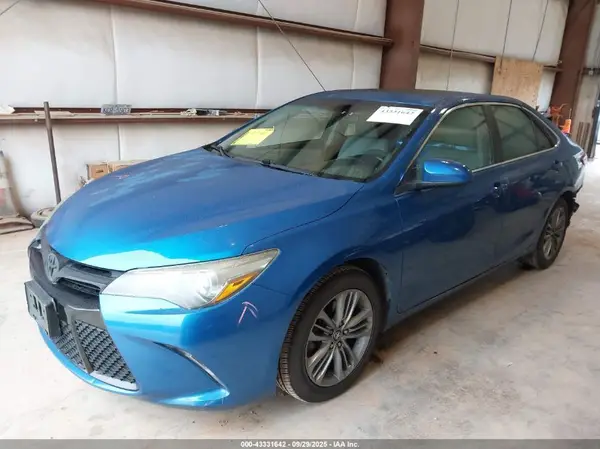 4T1BF1FK1HU655807 2017 TOYOTA CAMRY - Image 2