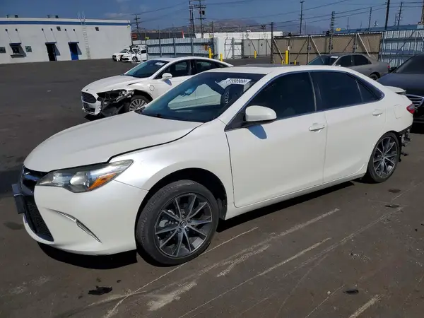 4T1BF1FK1HU656133 2017 TOYOTA CAMRY - Image 1