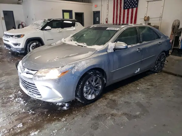 4T1BF1FK1HU658092 2017 TOYOTA CAMRY - Image 1