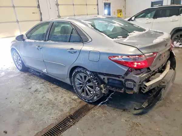 4T1BF1FK1HU658092 2017 TOYOTA CAMRY - Image 2
