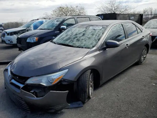 4T1BF1FK1HU658142 2017 TOYOTA CAMRY - Image 1