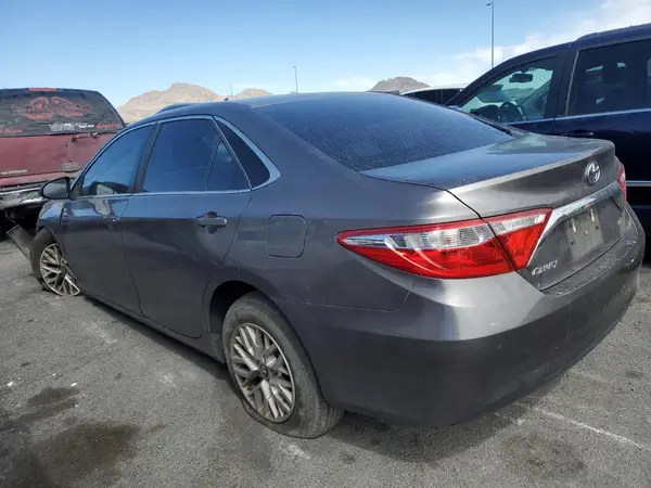 4T1BF1FK1HU658142 2017 TOYOTA CAMRY - Image 2