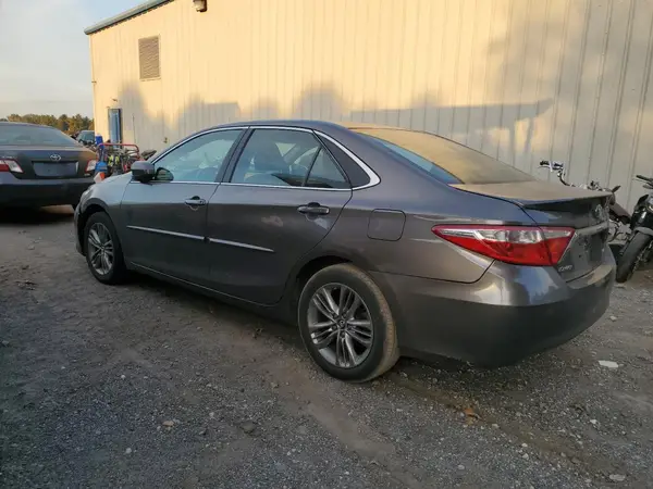 4T1BF1FK1HU658187 2017 TOYOTA CAMRY - Image 2