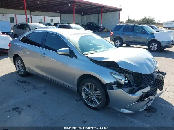 4T1BF1FK1HU660134 2017 TOYOTA CAMRY - Image 1
