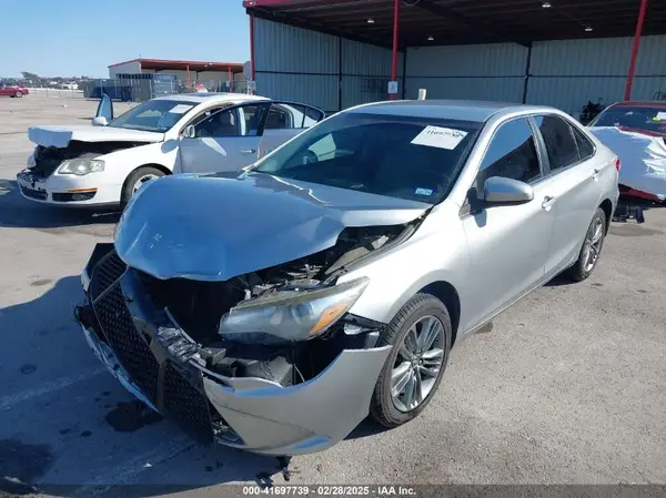 4T1BF1FK1HU660134 2017 TOYOTA CAMRY - Image 2