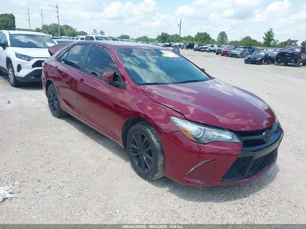 4T1BF1FK1HU660392 2017 TOYOTA CAMRY - Image 1