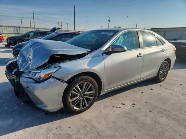 4T1BF1FK1HU661476 2017 TOYOTA CAMRY - Image 1