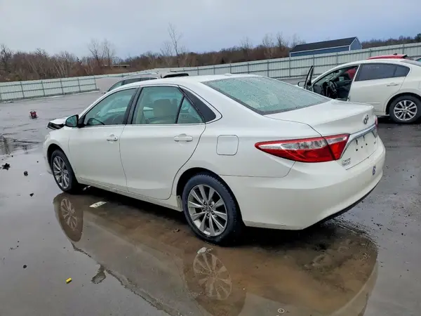4T1BF1FK1HU661686 2017 TOYOTA CAMRY - Image 2