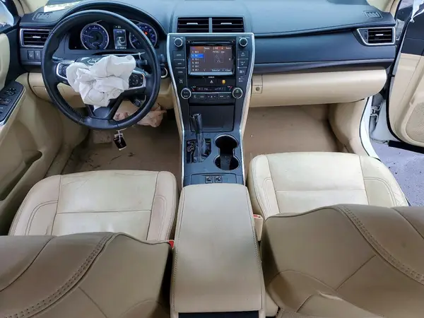 4T1BF1FK1HU661686 2017 TOYOTA CAMRY - Image 8