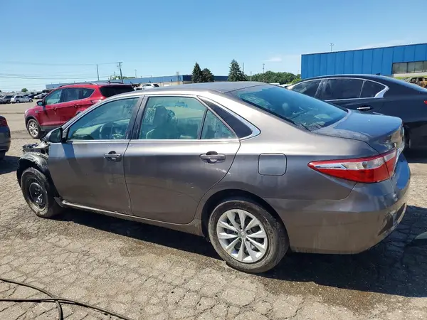 4T1BF1FK1HU662644 2017 TOYOTA CAMRY - Image 2