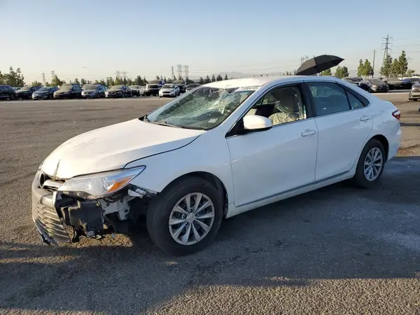 4T1BF1FK1HU663597 2017 TOYOTA CAMRY - Image 1