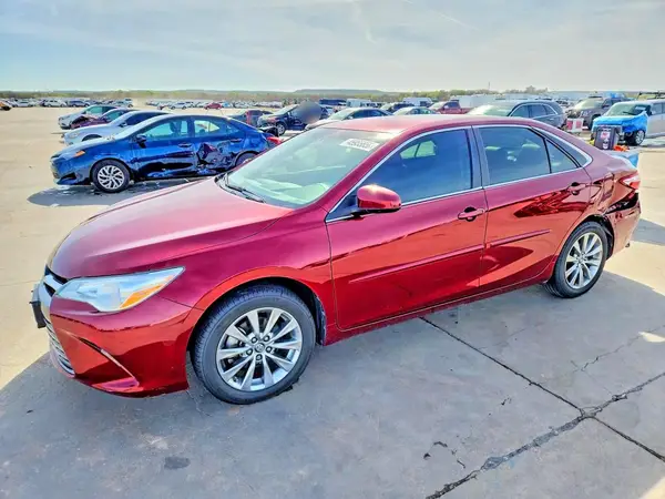 4T1BF1FK1HU663857 2017 TOYOTA CAMRY - Image 1