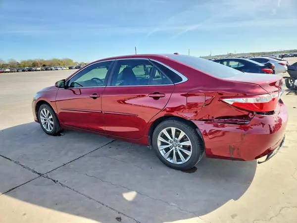 4T1BF1FK1HU663857 2017 TOYOTA CAMRY - Image 2