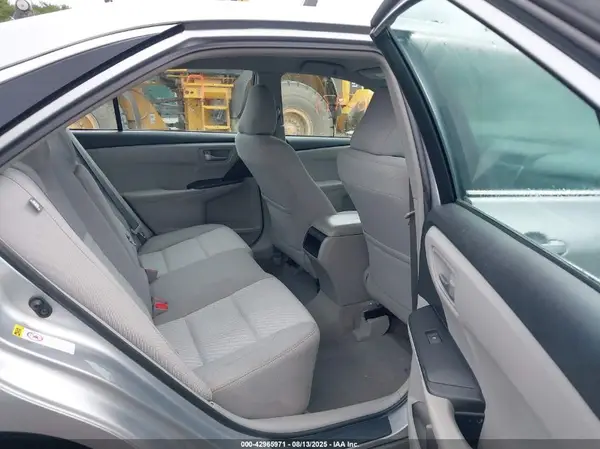 4T1BF1FK1HU665608 2017 TOYOTA CAMRY - Image 8