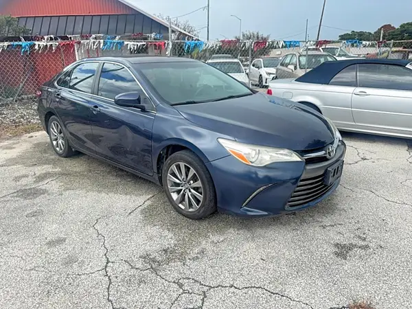 4T1BF1FK1HU666290 2017 TOYOTA CAMRY - Image 1