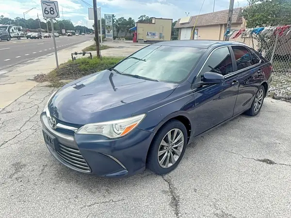 4T1BF1FK1HU666290 2017 TOYOTA CAMRY - Image 2