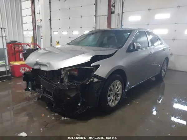 4T1BF1FK1HU666581 2017 TOYOTA CAMRY - Image 2