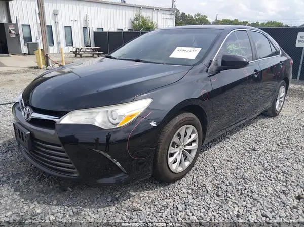 4T1BF1FK1HU667651 2017 TOYOTA CAMRY - Image 2