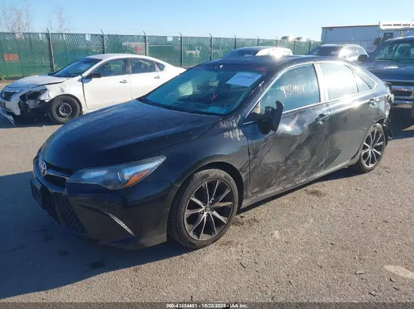 4T1BF1FK1HU671215 2017 TOYOTA CAMRY - Image 2