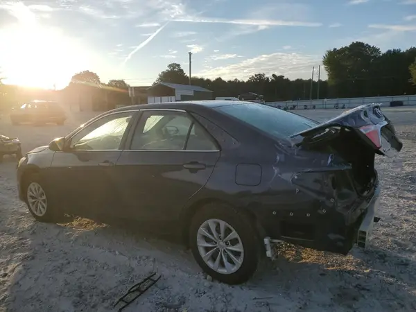 4T1BF1FK1HU672087 2017 TOYOTA CAMRY - Image 2