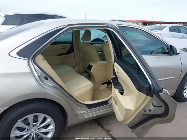 4T1BF1FK1HU673322 2017 TOYOTA CAMRY - Image 8