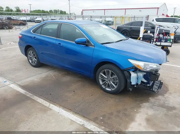 4T1BF1FK1HU673966 2017 TOYOTA CAMRY - Image 1