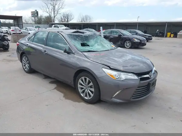 4T1BF1FK1HU674227 2017 TOYOTA CAMRY - Image 1