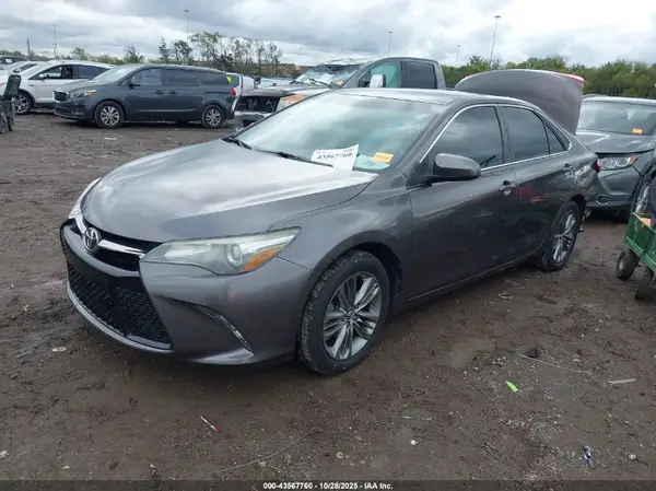 4T1BF1FK1HU674423 2017 TOYOTA CAMRY - Image 2