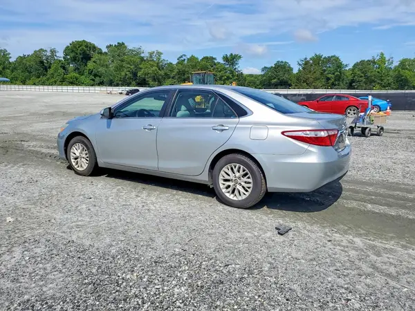 4T1BF1FK1HU677094 2017 TOYOTA CAMRY - Image 2