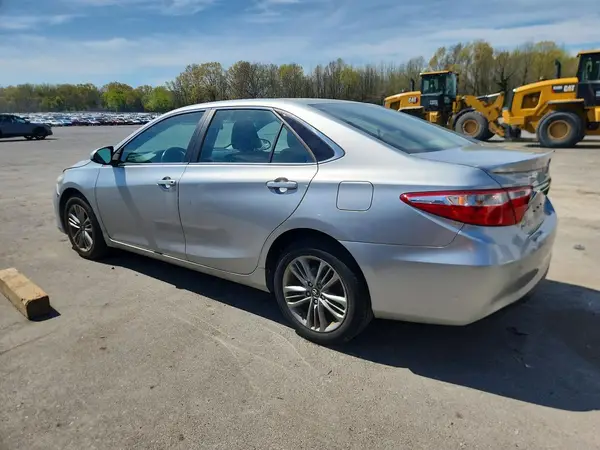 4T1BF1FK1HU679346 2017 TOYOTA CAMRY - Image 2