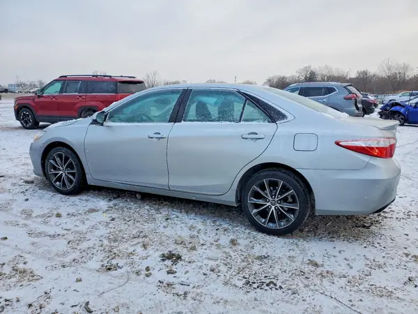 4T1BF1FK1HU679427 2017 TOYOTA CAMRY - Image 2