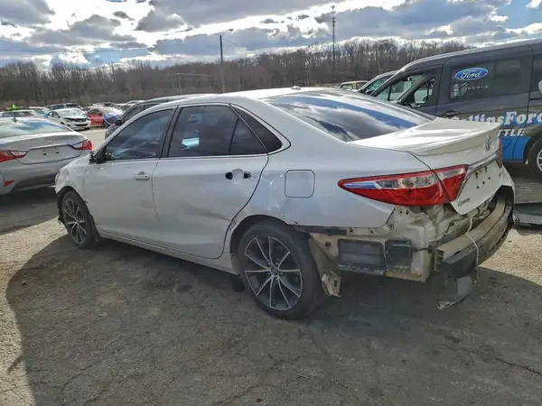 4T1BF1FK1HU679816 2017 TOYOTA CAMRY - Image 2