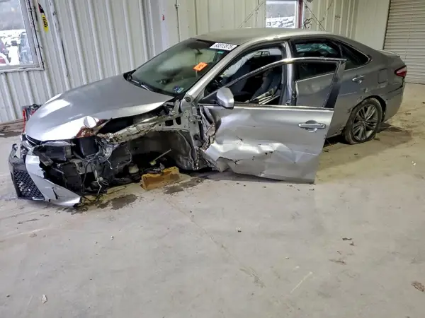 4T1BF1FK1HU681517 2017 TOYOTA CAMRY - Image 1