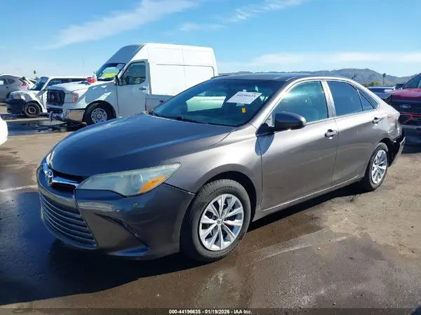 4T1BF1FK1HU682344 2017 TOYOTA CAMRY - Image 2