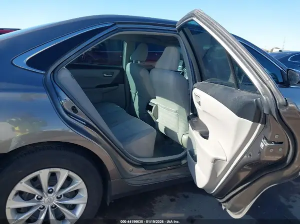4T1BF1FK1HU682344 2017 TOYOTA CAMRY - Image 8