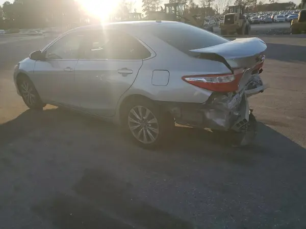 4T1BF1FK1HU682604 2017 TOYOTA CAMRY - Image 2