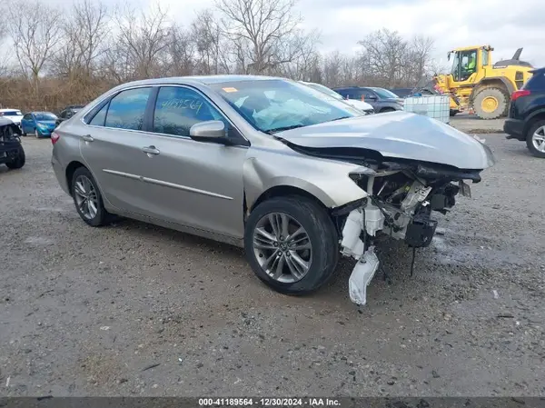 4T1BF1FK1HU683199 2017 TOYOTA CAMRY - Image 1