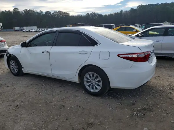 4T1BF1FK1HU683588 2017 TOYOTA CAMRY - Image 2