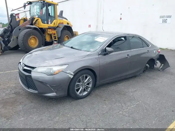 4T1BF1FK1HU684899 2017 TOYOTA CAMRY - Image 2
