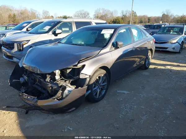 4T1BF1FK1HU685082 2017 TOYOTA CAMRY - Image 2