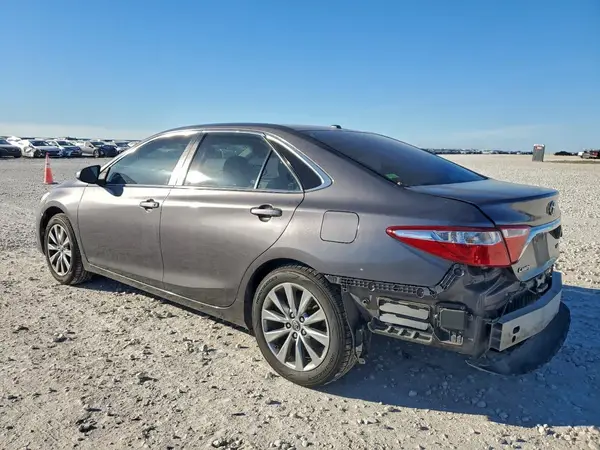 4T1BF1FK1HU685146 2017 TOYOTA CAMRY - Image 2