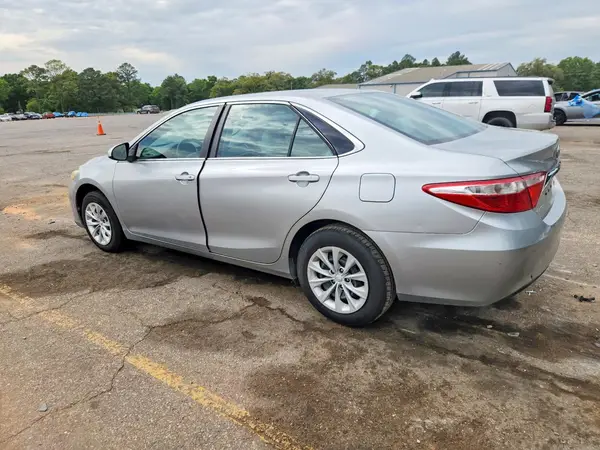 4T1BF1FK1HU685227 2017 TOYOTA CAMRY - Image 2