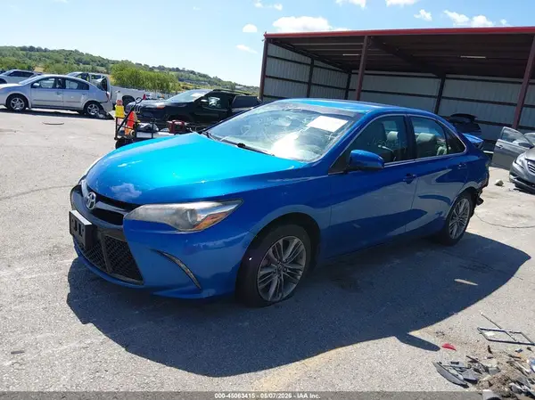 4T1BF1FK1HU685874 2017 TOYOTA CAMRY - Image 2