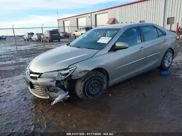 4T1BF1FK1HU686149 2017 TOYOTA CAMRY - Image 2
