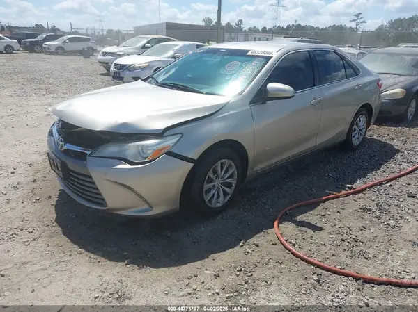 4T1BF1FK1HU686846 2017 TOYOTA CAMRY - Image 2