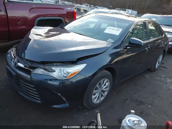 4T1BF1FK1HU687723 2017 TOYOTA CAMRY - Image 2