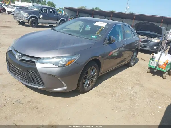 4T1BF1FK1HU688130 2017 TOYOTA CAMRY - Image 2