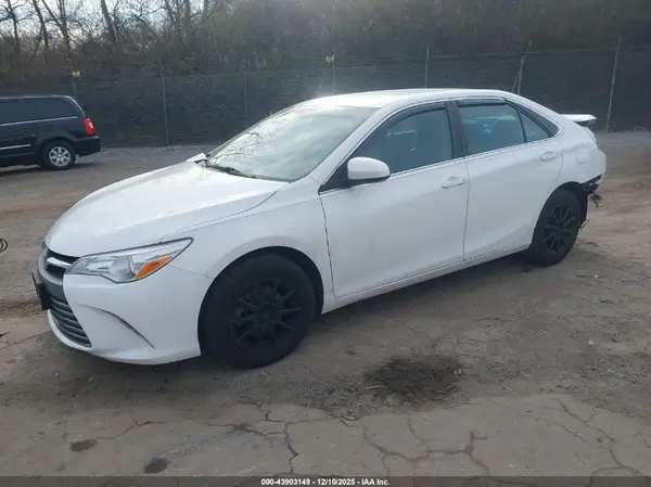 4T1BF1FK1HU689505 2017 TOYOTA CAMRY - Image 2