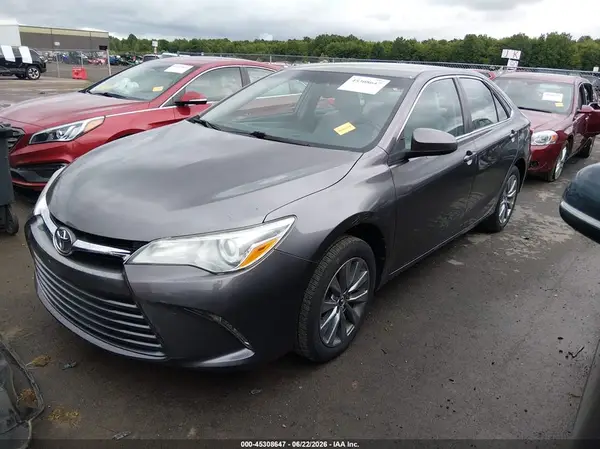 4T1BF1FK1HU690217 2017 TOYOTA CAMRY - Image 2
