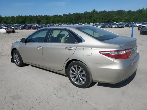4T1BF1FK1HU690265 2017 TOYOTA CAMRY - Image 2